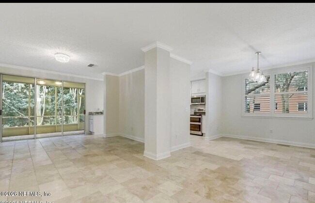 Building Photo - 156 Hidden Palms Ln