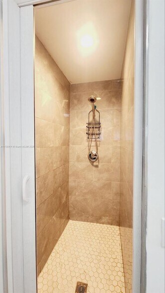 Building Photo - 434 SW 99th Ct