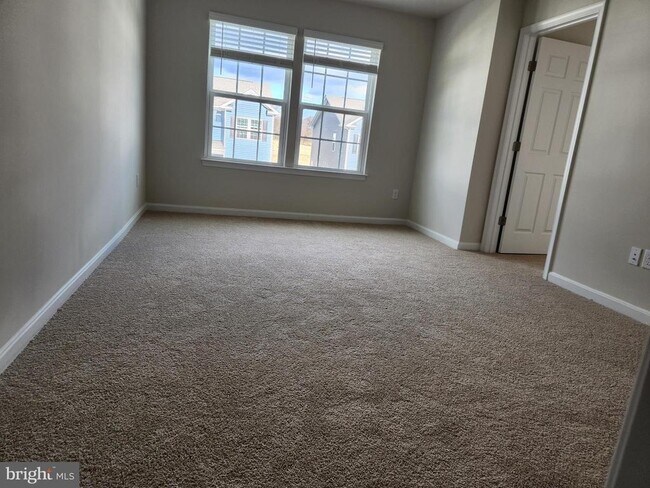 Building Photo - 212 Caterpillar Dr