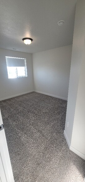 Building Photo - 908 W 1080 S