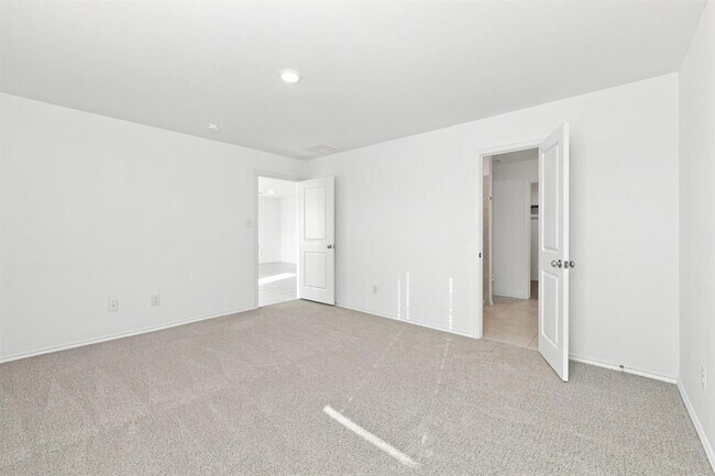 Building Photo - 2208 Bleecker St
