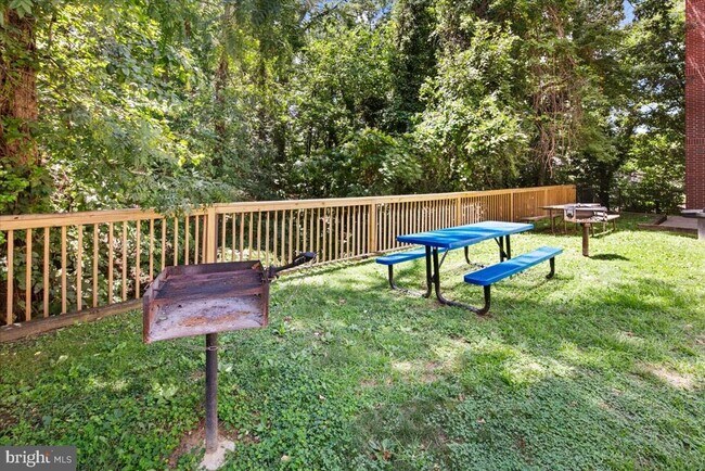 Building Photo - 3303 Wyndham Cir