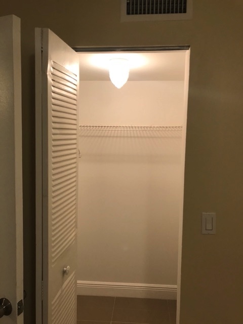 walk in closets - 490 NW 20th St