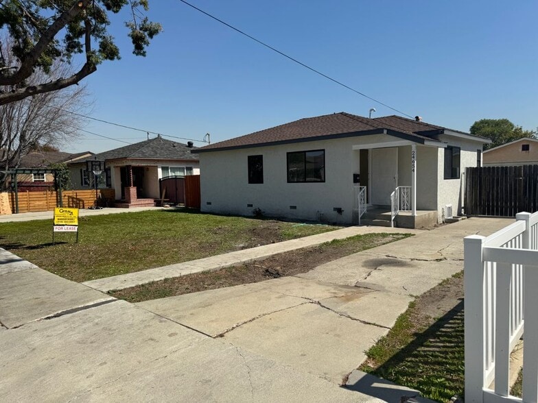 Building Photo - 24654 Cypress St