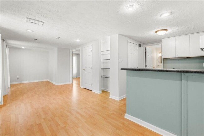 Building Photo - 11190 Abbotts Station Dr