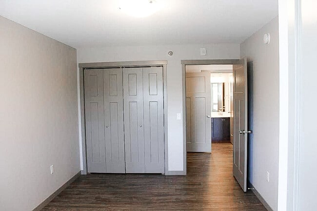 Building Photo - Island City Properties