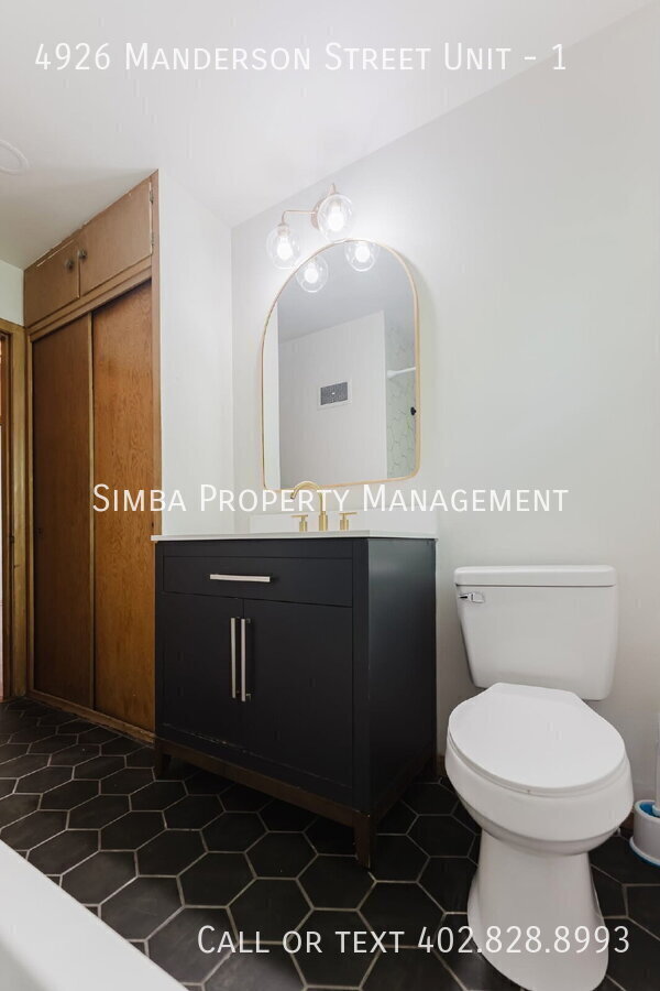 Building Photo - 4926 Manderson St