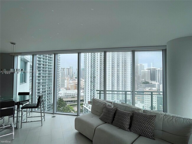 Building Photo - 3 br, 3 bath Condo - 92 SW 3rd St Apt 2401