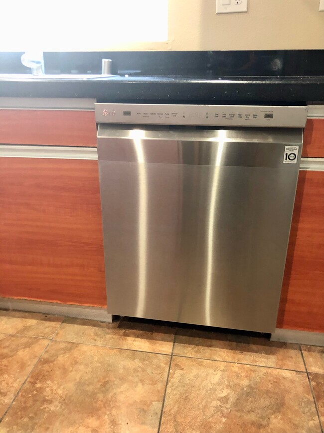 New dishwasher - 9254 Elm Vista Dr