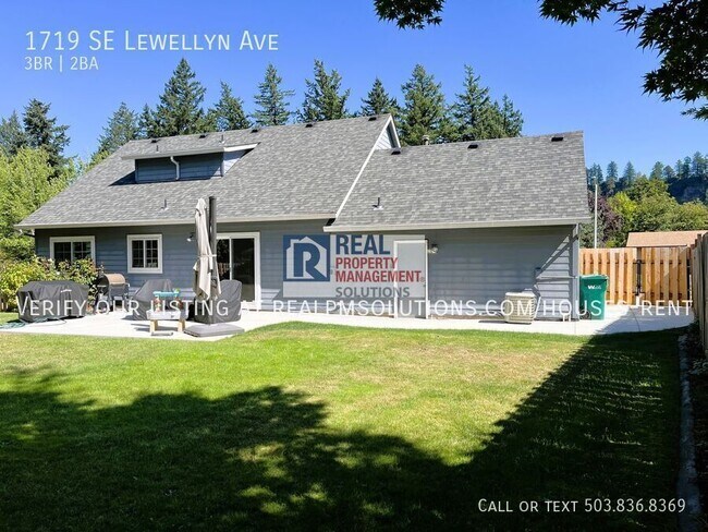 Building Photo - 1719 SE Lewellyn Ave