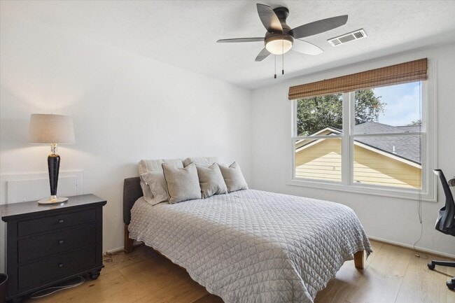 Building Photo - 12727 Kingsride Ln