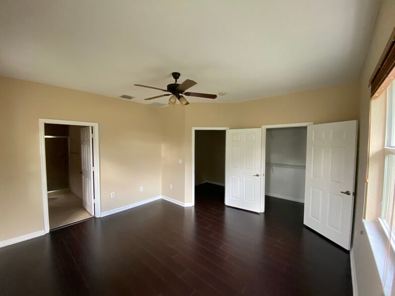 Building Photo - 3102 NW 24th Way