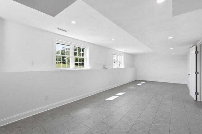 Building Photo - 169 Glenwood Rd