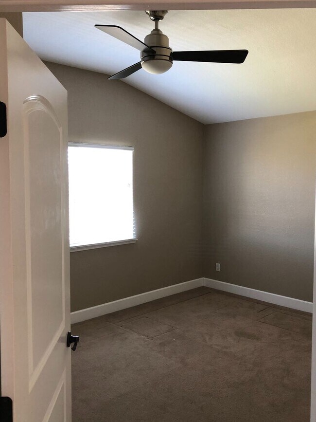 Building Photo - COMING SOON!! Foxboro neighborhood & Travis Unified School District! This beauty is a 3bed / 3 ba...