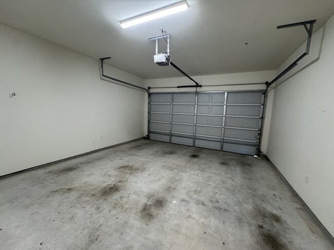 Building Photo - 5100 Westgate Ln