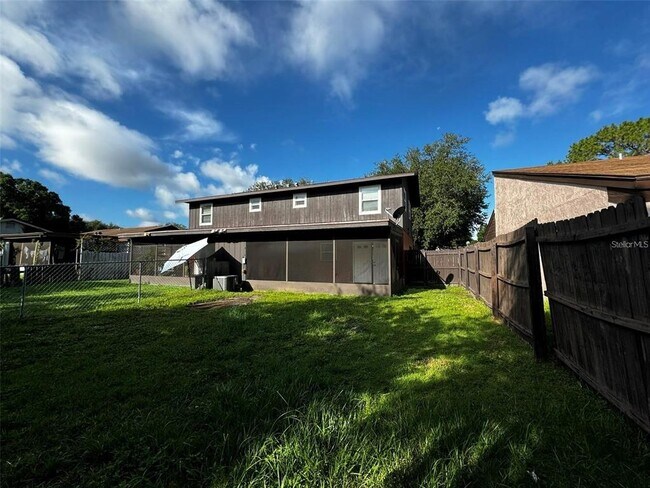 Building Photo - 1364 Fairway Dr