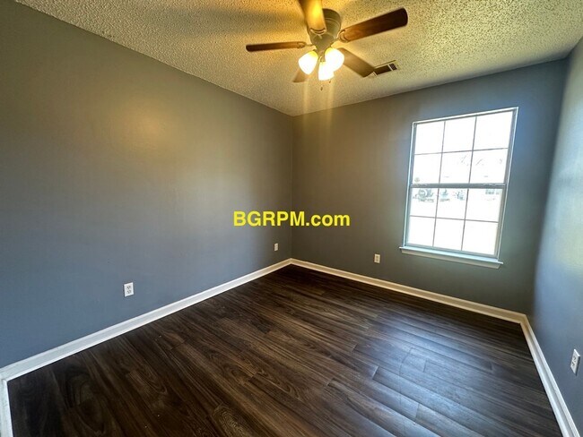 Building Photo - 3 BD, 2 BA, Home in Cabot