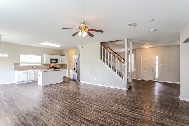 Building Photo - 16318 Autumn Leigh Dr
