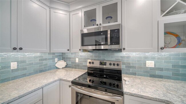 Building Photo - 4760 Gulf of Mexico Dr