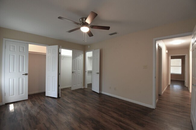 Building Photo - 2529 Westminster Dr