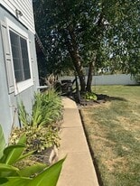 Building Photo - 2151 Pineview Cir