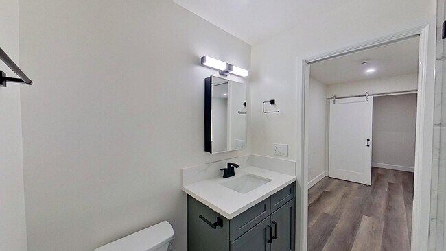Building Photo - 8592 Cornwall Cir