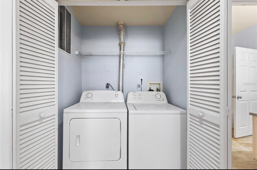 Building Photo - 6017 Westgate Dr