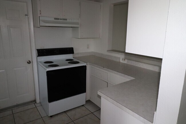 Primary Photo - 727 Lucaya Dr