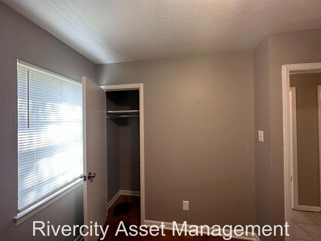 Building Photo - 4180 Kerwin Dr