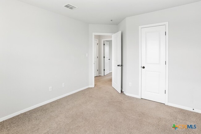 Building Photo - 105 Switchgrass St