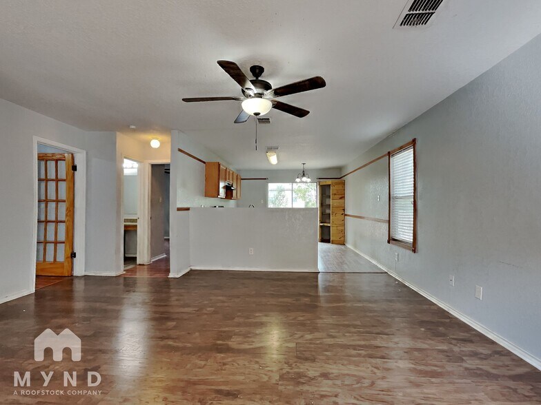 Building Photo - 8407 Mescal Pass