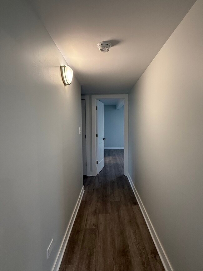 Building Photo - 1173 S Forums Ct