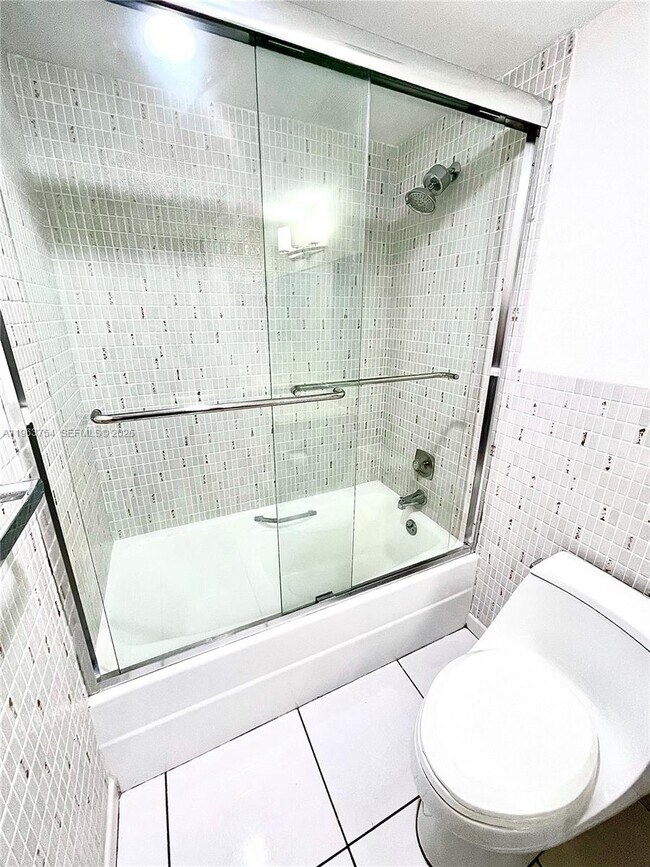 Building Photo - 1501 S Ocean Dr