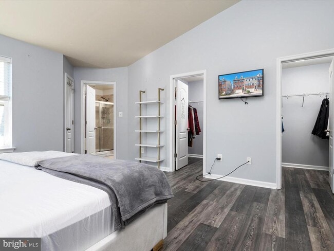 Building Photo - 7812 Sunhaven Way