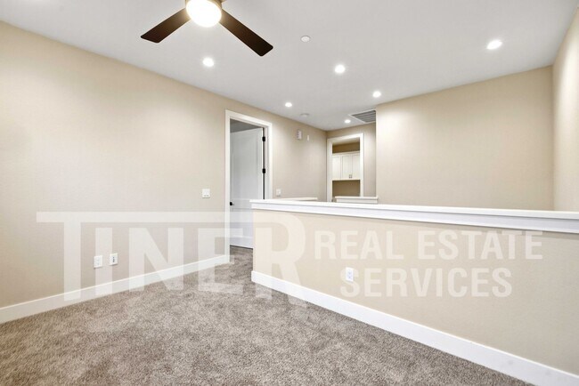 Building Photo - 8931 Fair Oaks Blvd
