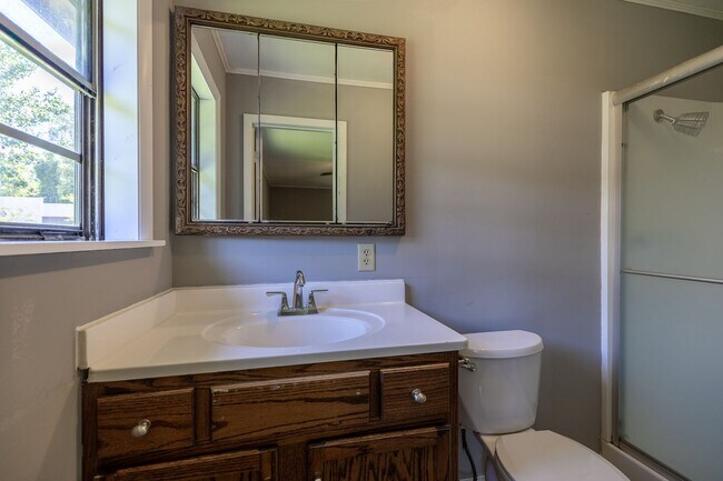 Building Photo - Charming Daphne 3 bedroom on County Road 6...