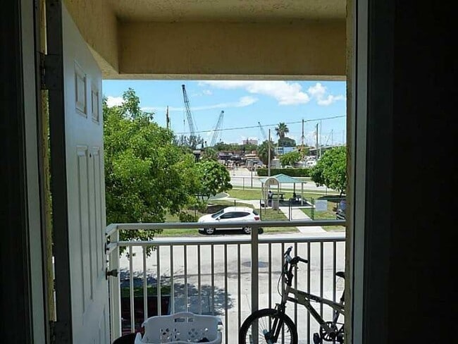 Building Photo - 2185 NW 16th Terrace