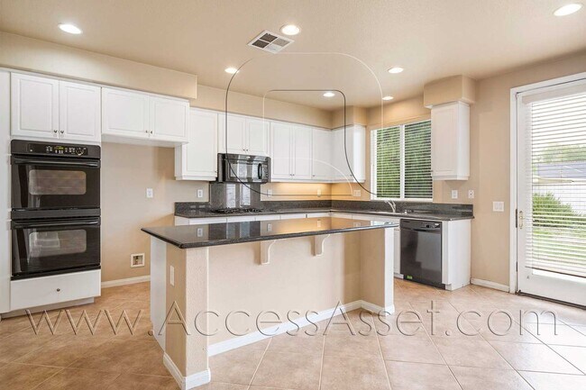 Building Photo - Stunning Luxury Living in Temecula | Expansive 4-Bedroom Masterpiece