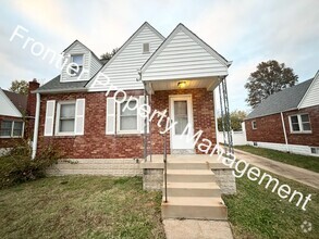 Building Photo - Available Now! Beautiful 3-bedroom 1.5 Bat...