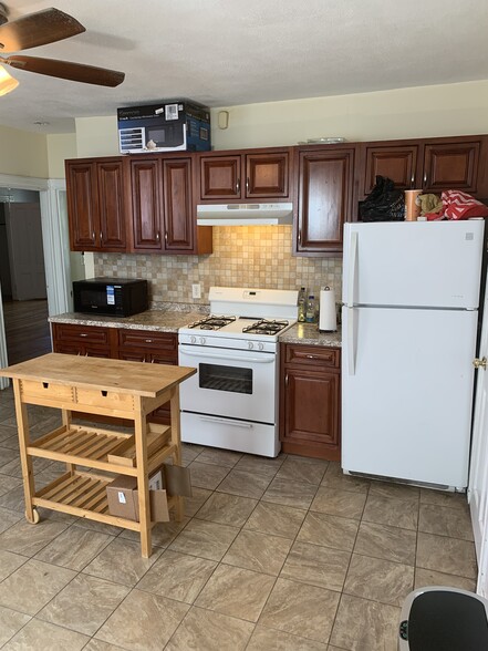 Primary Photo - 234 Cypress St