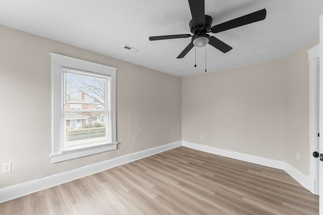 Building Photo - 703 Hamilton Ave