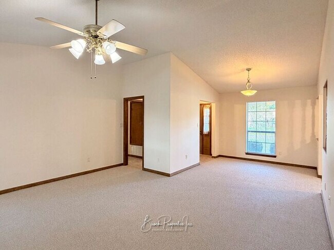 Building Photo - 325 S 73rd Ave