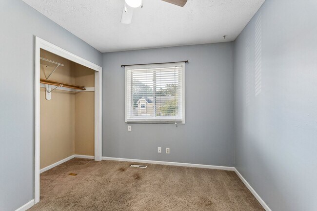 Building Photo - 14022 Virginia St