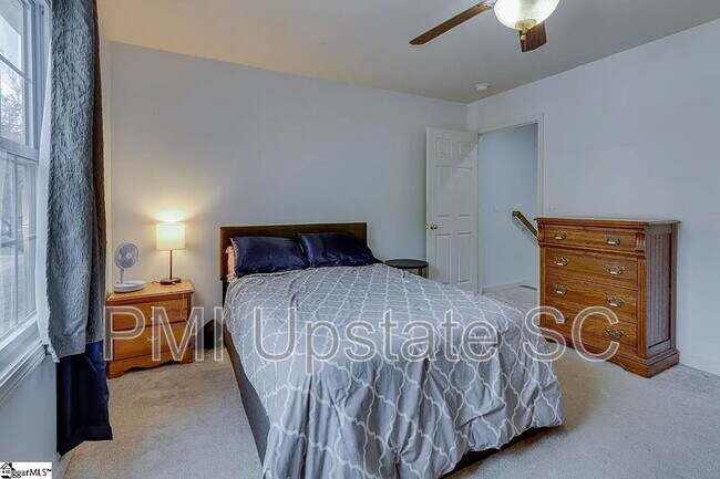 Building Photo - 1122 E Lee Rd