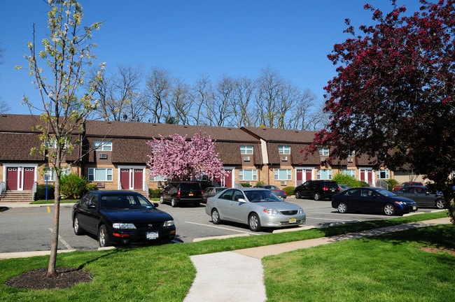 woodbridge village avenel nj apartment finder