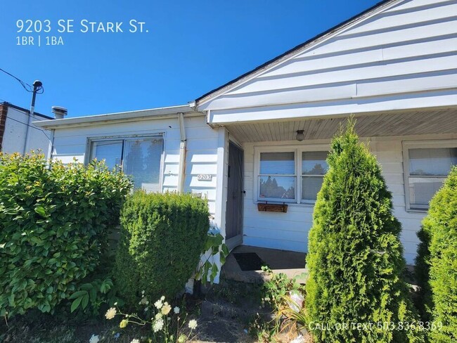 Building Photo - Cozy 1-Bedroom Duplex with Parking & Share...