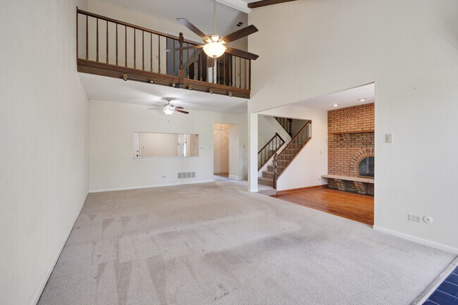 Building Photo - 1525 Columbia Ct