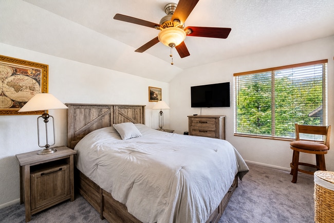 Building Photo - 2116 Bernina Dr