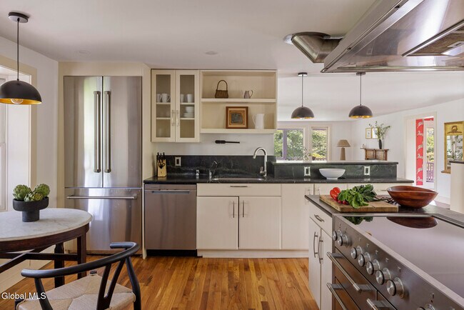 Building Photo - 243 Morton Rd