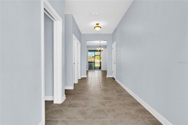 Building Photo - 12111 Imaginary Way